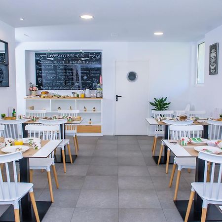 קרבונראס Hostal La Isla מראה חיצוני תמונה