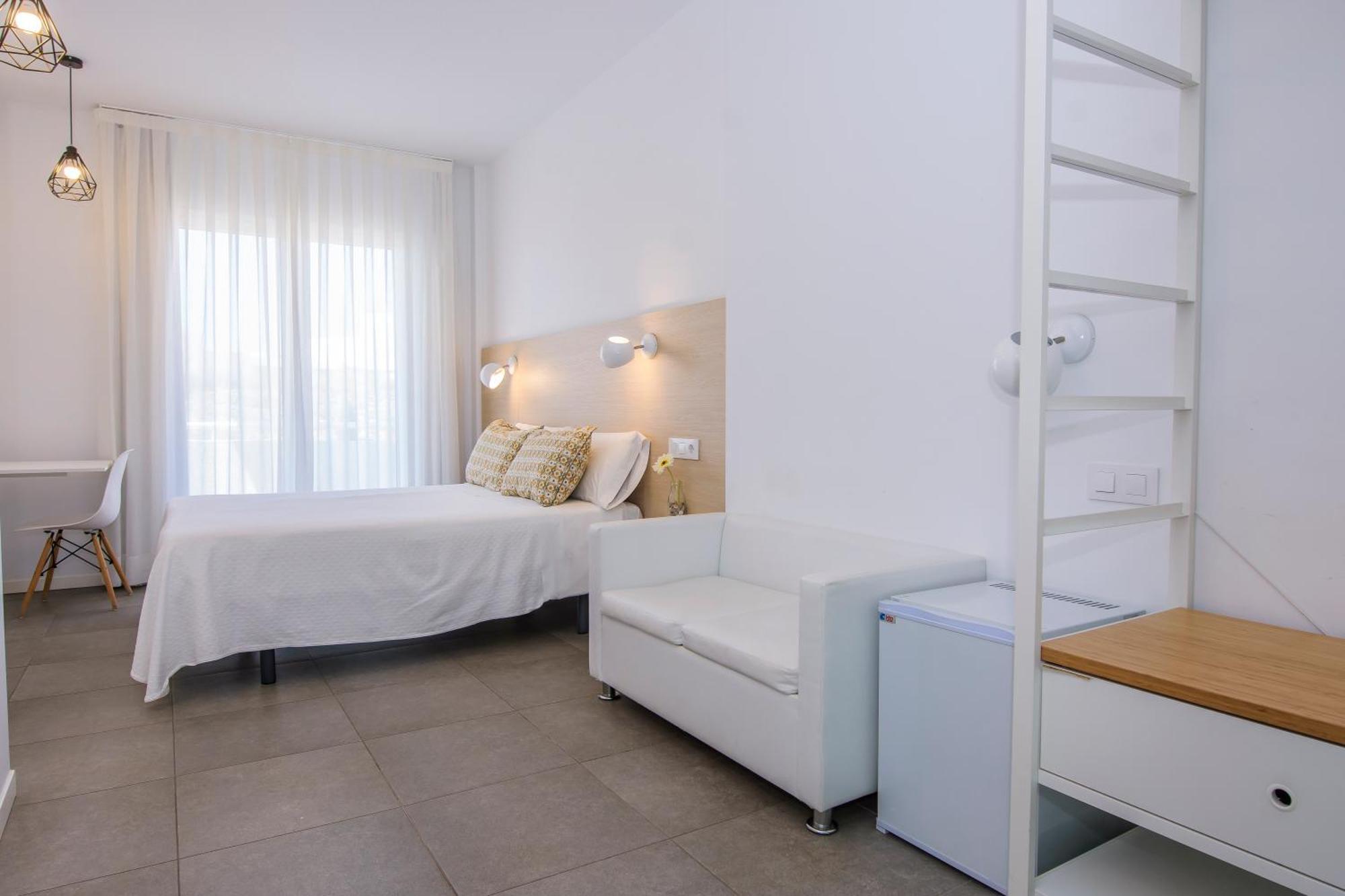 קרבונראס Hostal La Isla מראה חיצוני תמונה
