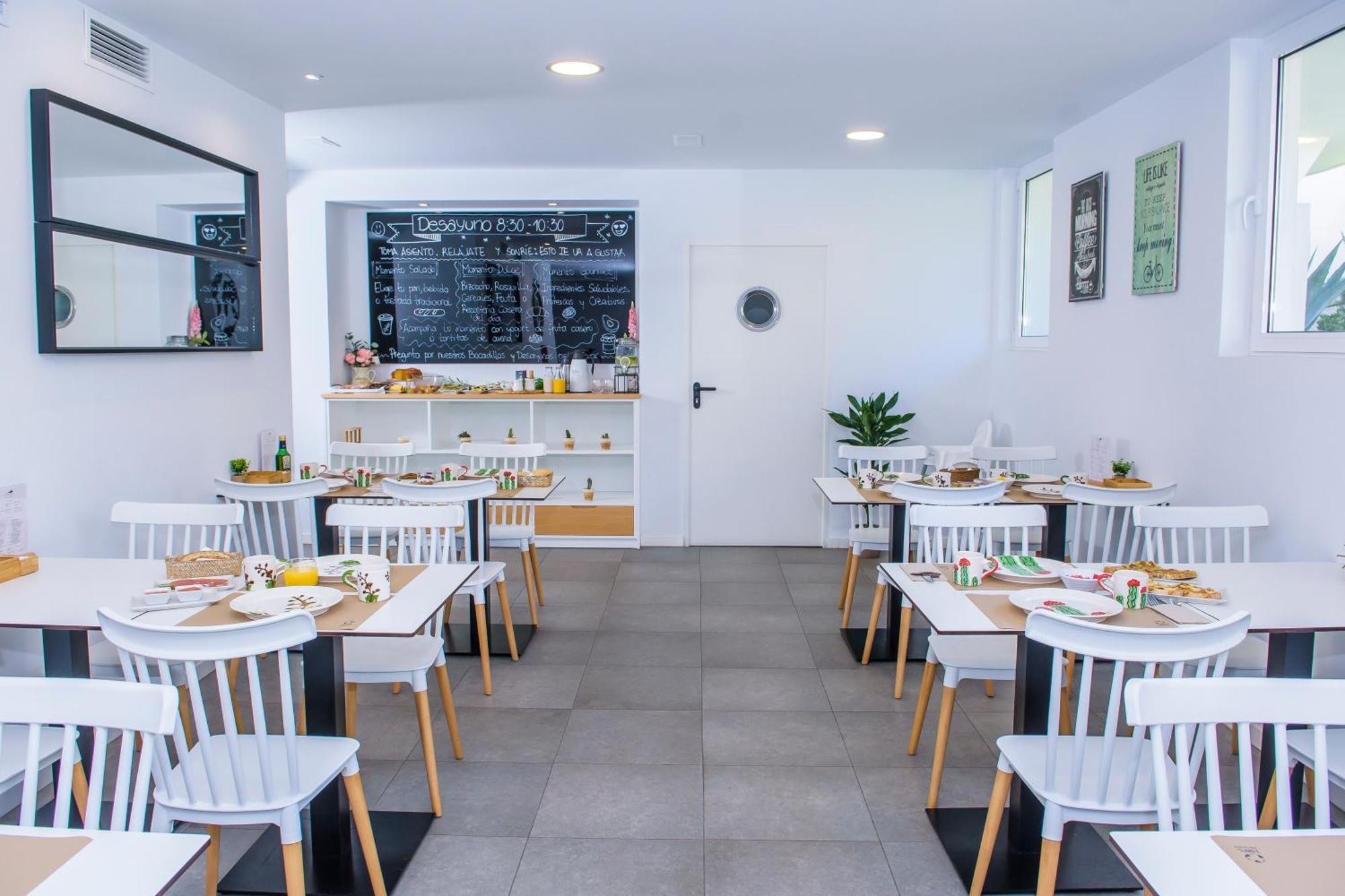 קרבונראס Hostal La Isla מראה חיצוני תמונה