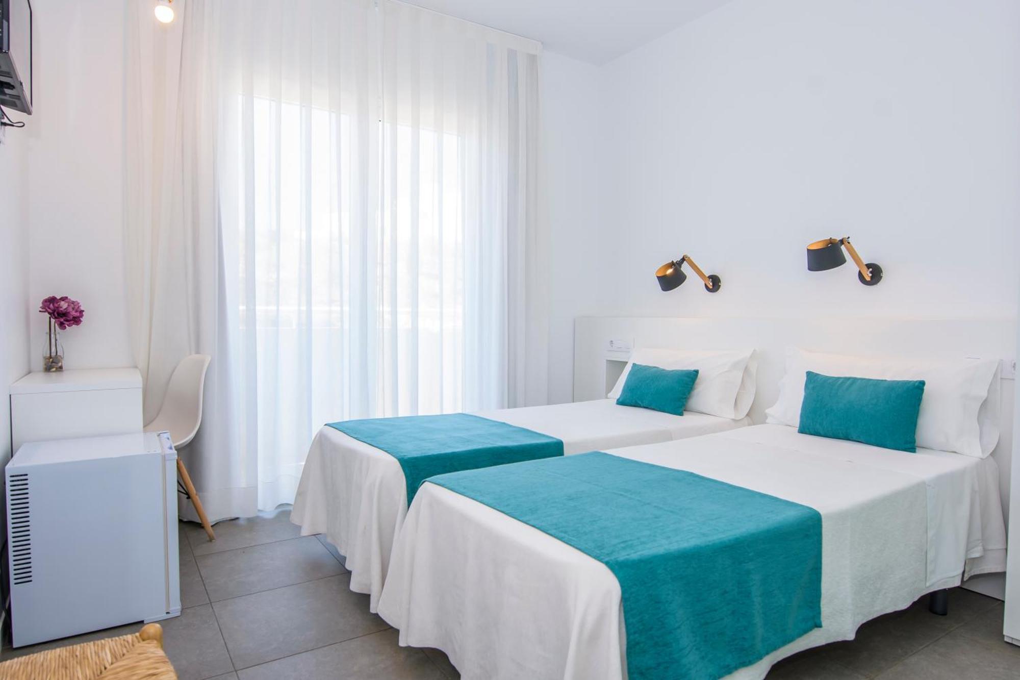 קרבונראס Hostal La Isla מראה חיצוני תמונה