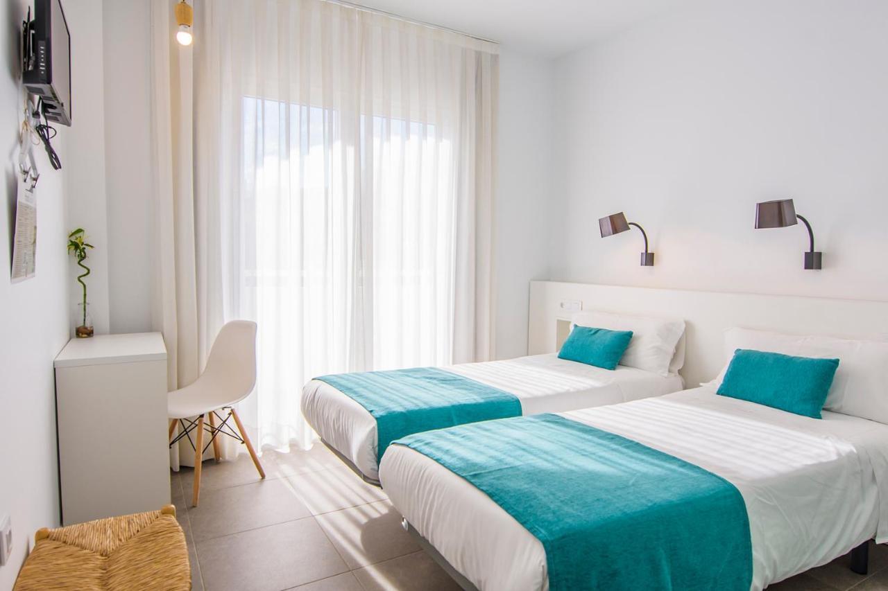 קרבונראס Hostal La Isla מראה חיצוני תמונה